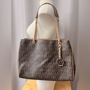 MICHAEL KORS SIGNATURE LOGO LARGE BROWN CHAIN TOTE